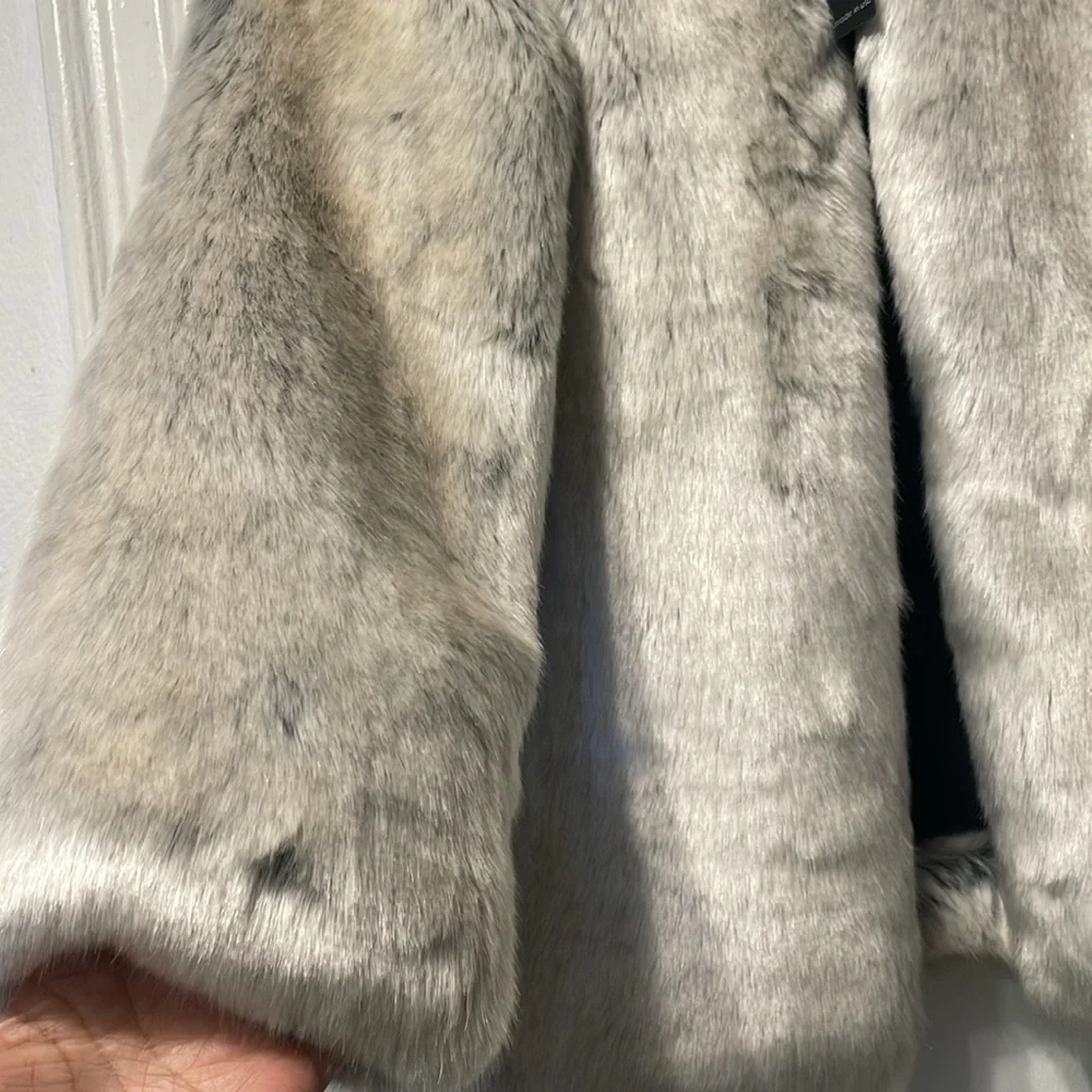 Krisa Camila Faux Fur Jacket in Glacial - Picture 4 of 6